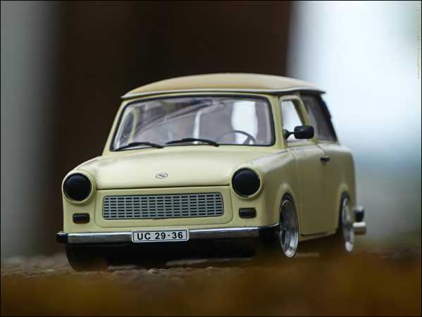 1:18 Trabant 601 Kombi Delux inkl. TR.Rennsport Alufelgen & OVP